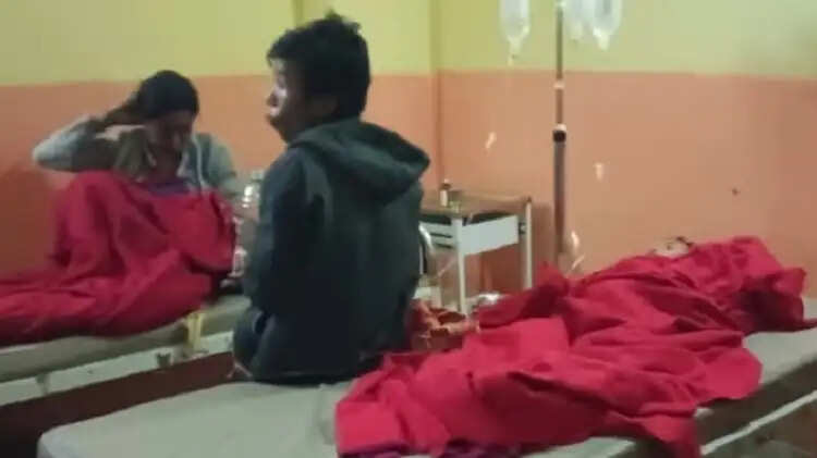 जंगली मशरूम खाने से बच्चे समेत 11 लोग बीमार