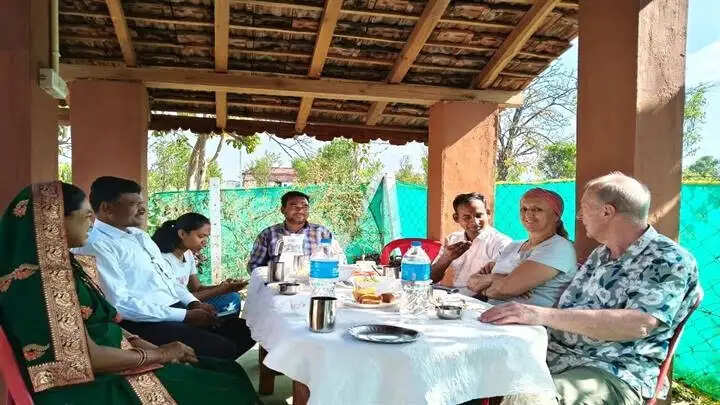 मप्र के देवगढ़ में अपनेपन के मुरीद हुए फ्रांस से आए मेहमान