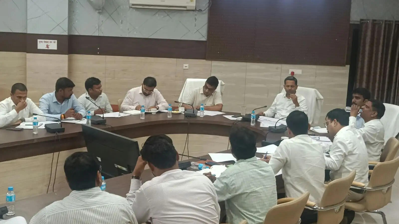 कौशल विकास योजनाओं की प्रगति तेज करने के निर्देश, युवाओं को रोजगार से जोड़ने पर जोर