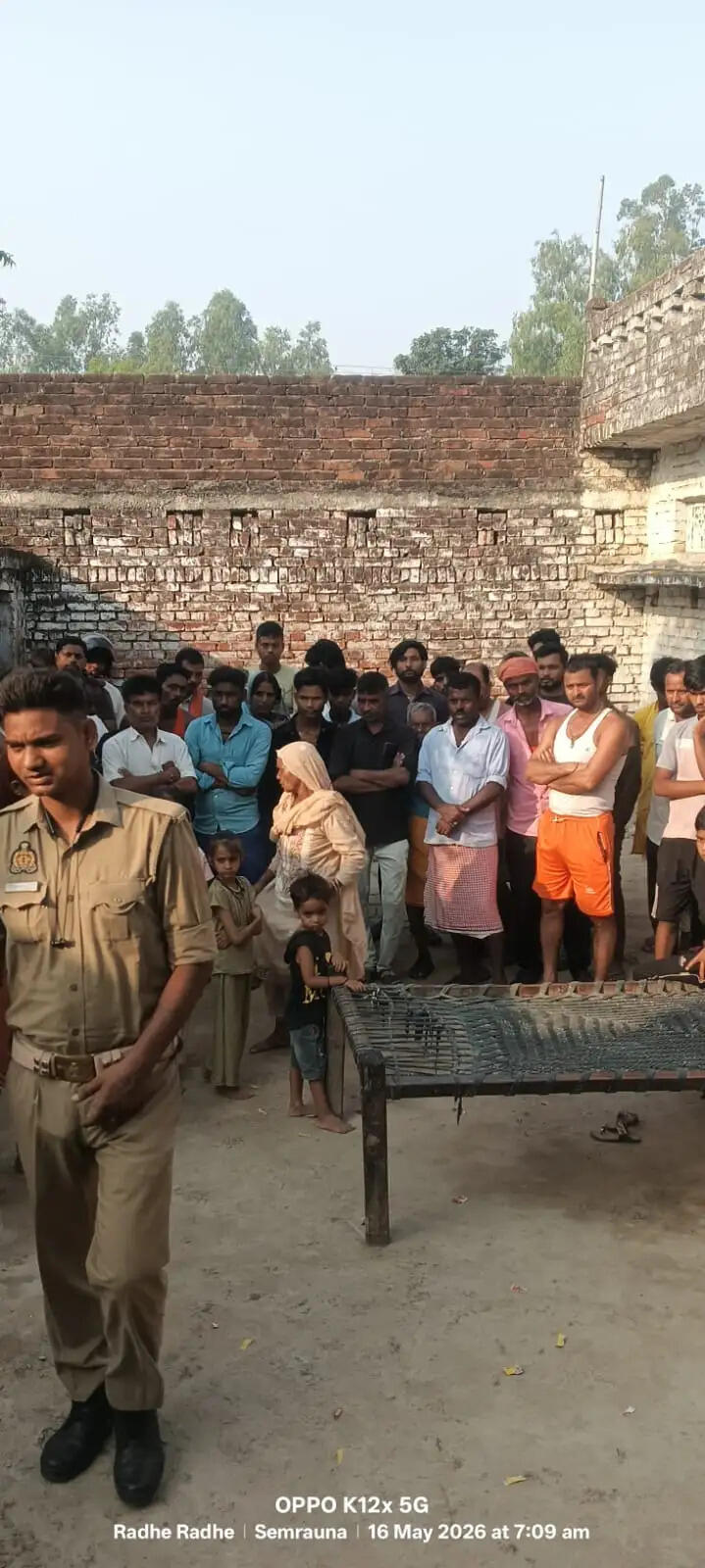 घर के बरामदे में फंदे से लटका मिला युवक का शव, पुलिस जांच में जुटी