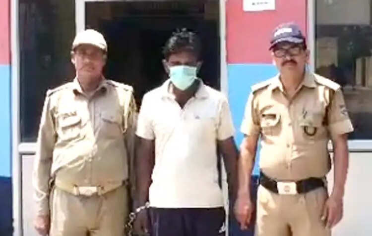 नकली नोटों के साथ इल्ताफ गिरफ्तार