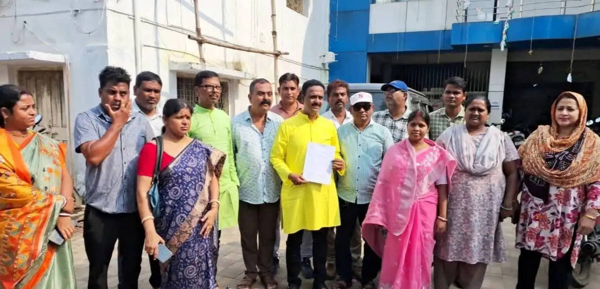 खड़गपुर नगरपालिका में चेयरपर्सन के खिलाफ 15 पार्षद, अविश्वास प्रस्ताव
