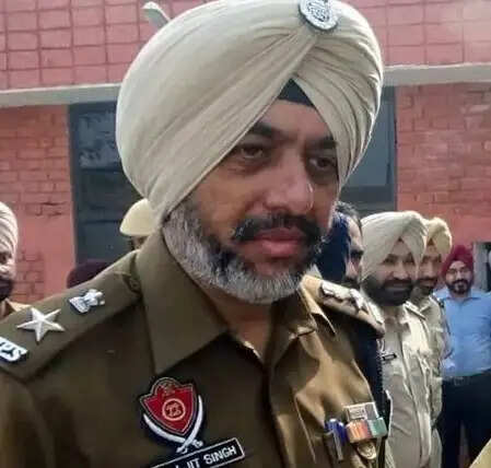 भगोड़े बर्खास्त एआईजी राजजीत सिंह ने किया आत्मसमर्पण, 2019 से था फरार