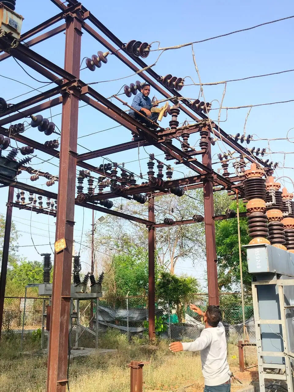 अम्बिकापुर : सरगवां में बिजली कटौती पर फूटा गुस्सा, ग्रामीणों ने दी उग्र आंदोलन की चेतावनी