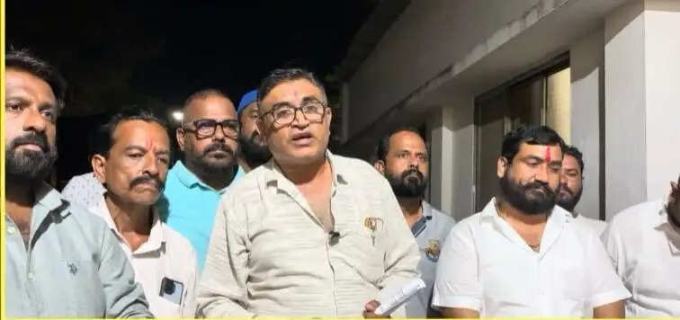 पालघर में पीएम मोदी और सनातन विरोधी पोस्ट पर भड़का बजरंग दल, आरोपी को पकड़कर पुलिस के हवाले किया