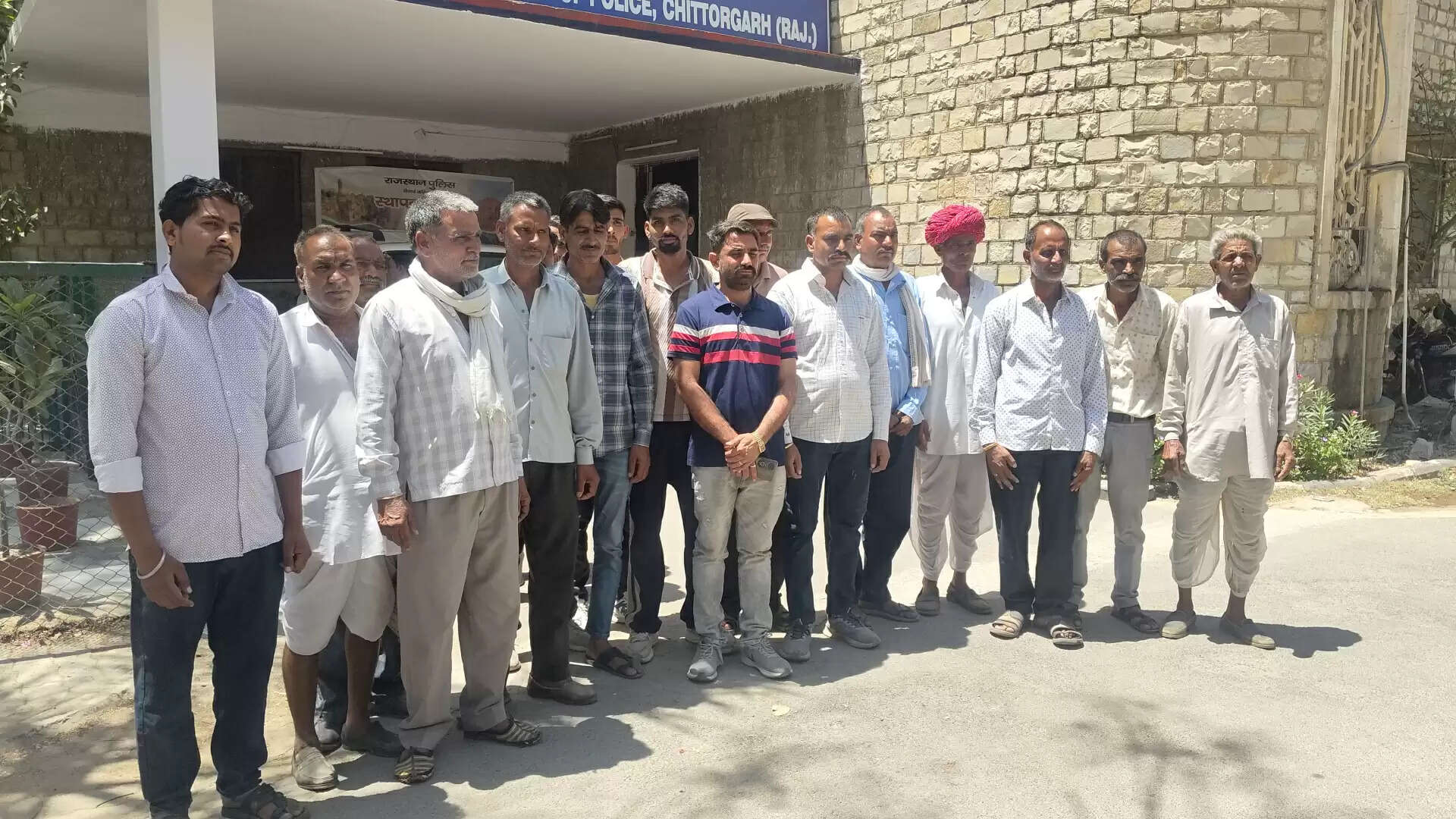 सांवलियाजी में सार्वजनिक भूमि पर अतिक्रमण का किया विरोध तो थाने में दे दी रिपोर्ट, ग्रामीणों ने एएसपी से की जांच की मांग