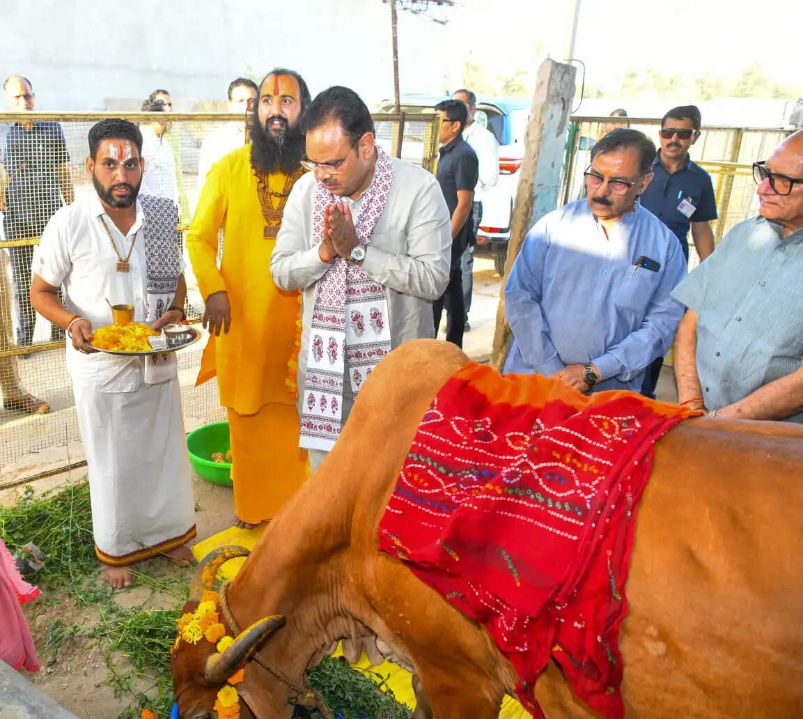 मुख्यमंत्री भजनलाल शर्मा ने शाहपुरा के त्रिवेणी धाम में की पूजा-अर्चना
