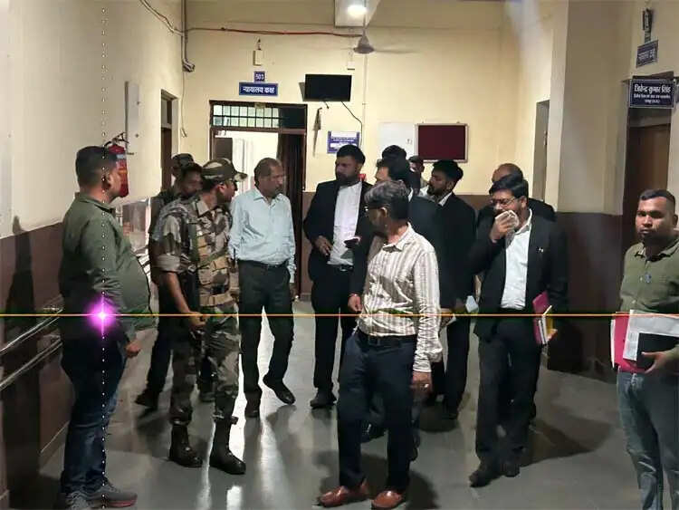 पूर्व मुख्यमंत्री भूपेश के करीबी केके श्रीवास्तव काे ईडी ने किया गिरफ्तार, आठ दिन की रिमांड पर भेजा