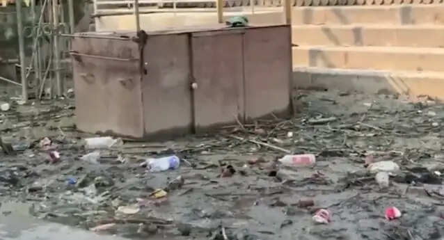 वाराणसी : नमामि गंगे, नगर निगम और स्वयंसेवकों ने प्रमुख घाटों पर चलाया विशेष स्वच्छता अभियान