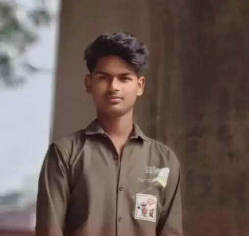 ट्रेन की चपेट में आने से युवक की मौत