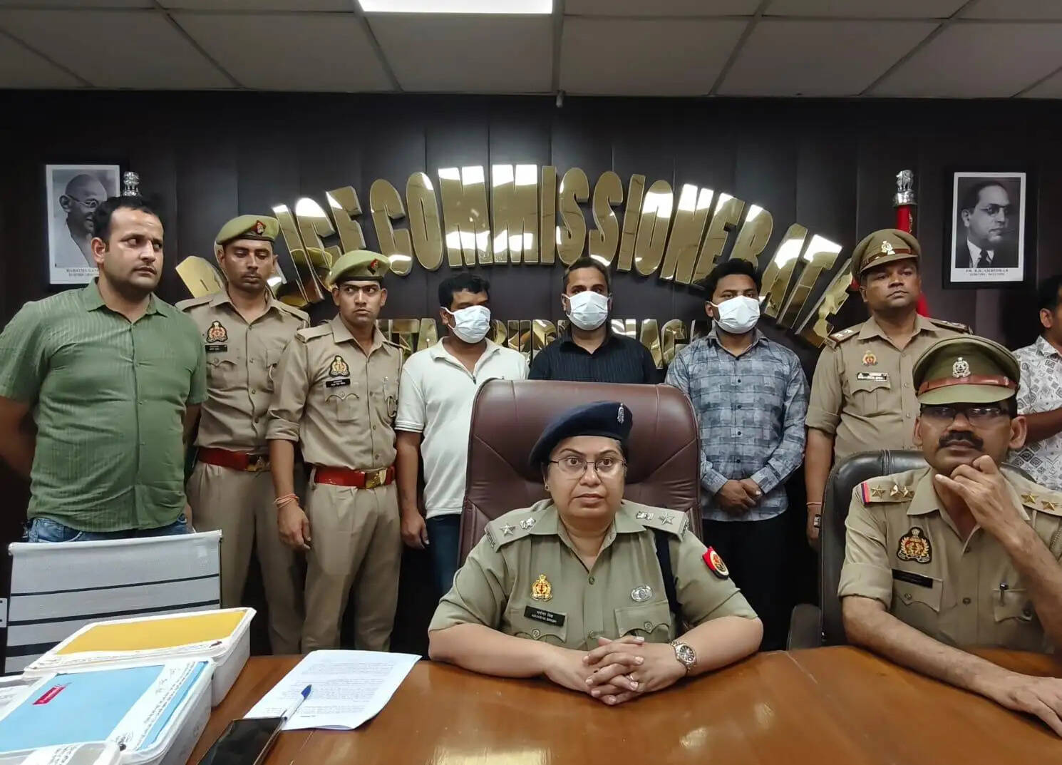 टूर पैकेज के नाम पर ठगी करने वाले तीन गिरफ्तार