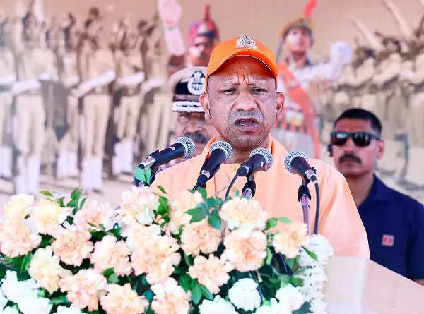 बेटियों ने पुलिस ट्रेनिंग में दिया मजबूती, तत्परता, समर्पण व अनुशासन का परिचय: मुख्यमंत्री योगी