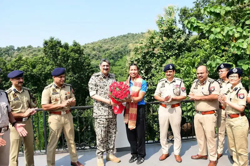 लवलीना बोरगोहाईं को असम पुलिस ने किया सम्मानित
