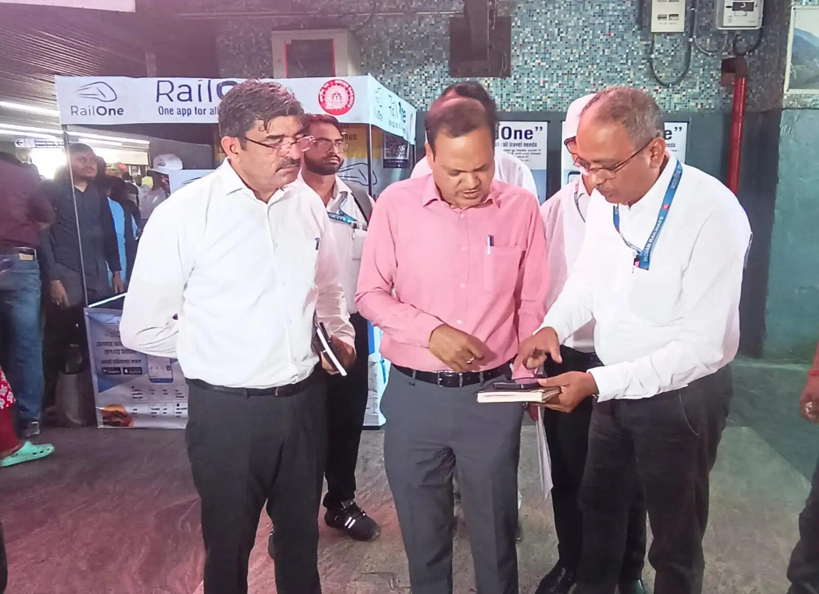 ‘रेलवन’ ऐप अभियान शुरु, टिकटिंग से ट्रेन ट्रैकिंग तक मिलेगी एक ही प्लेटफॉर्म पर सुविधा