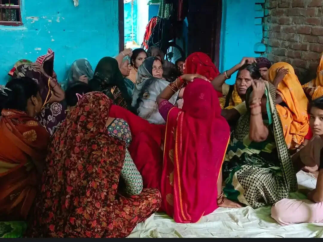 शराब के नशे में पत्नी और पिता से विवाद के बाद युवक ने फांसी लगाकर दी जान