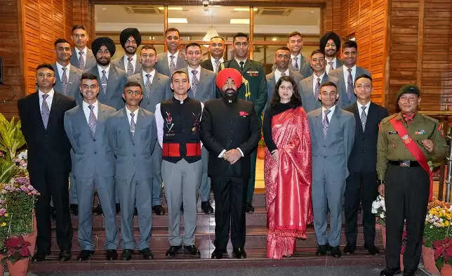 आईएमए पास आउट हो रहे कैडेट्स ने राज्यपाल से की भेंट