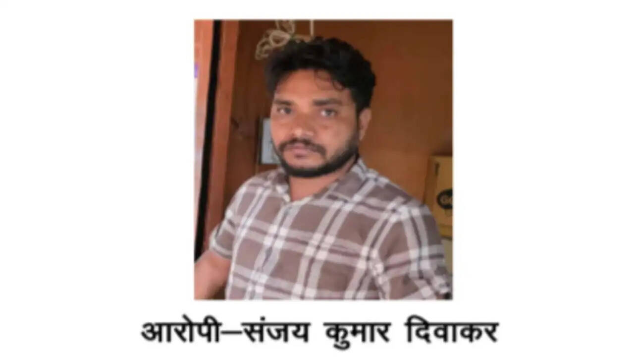 जशपुर : एसीबी ने आरईएस के प्रभारी एसडीआ को 25 हजार रुपये घूस लेते रंगे हाथों किया गिरफ्तार