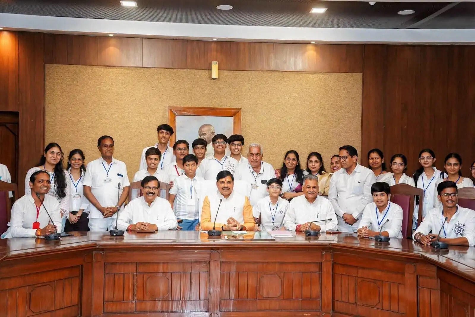 नागदा : जैन समाज के विद्यार्थियों ने विधानसभा की कार्यप्रणाली जानी, मुख्यमंत्री डॉ. मोहन यादव से किया संवाद