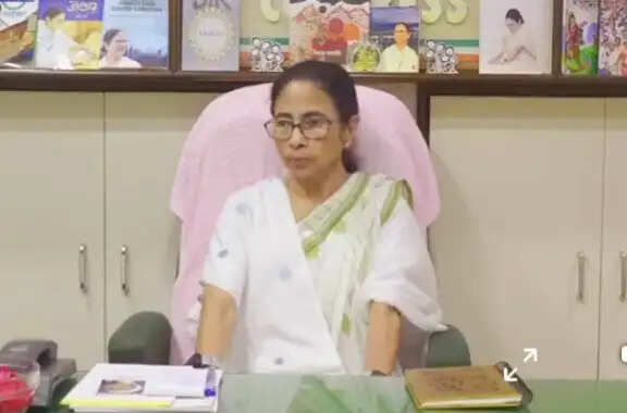 बंगाल में लोकतंत्र को दबाने की कोशिश हो रही —ममता बनर्जी
