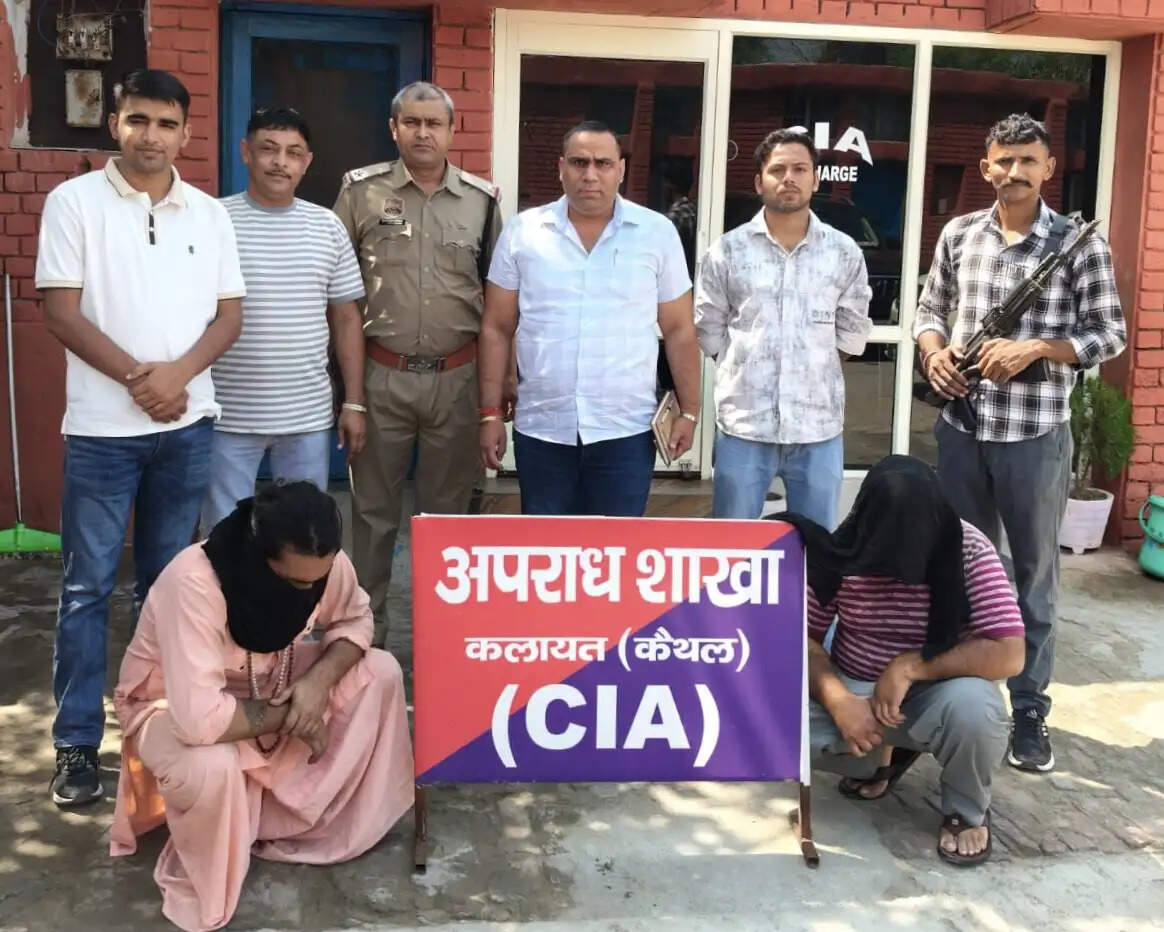 कैथल: मंदिर की प्राचीन छड़ियों से चांदी चोरी, महंत व सुनार गिरफ्तार