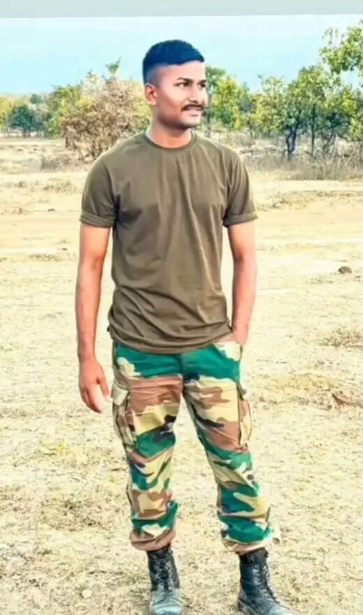 जम्मू-कश्मीर में सीतापुर के अग्निवीर इंद्रजीत गुप्ता की मौत, क्षेत्र में शोक