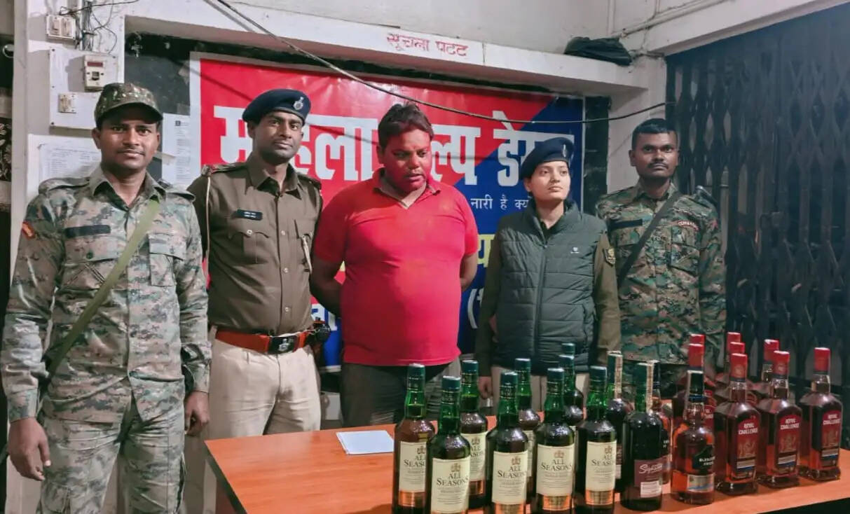 विदेशी शराब के साथ तस्कर गिरफ्तार