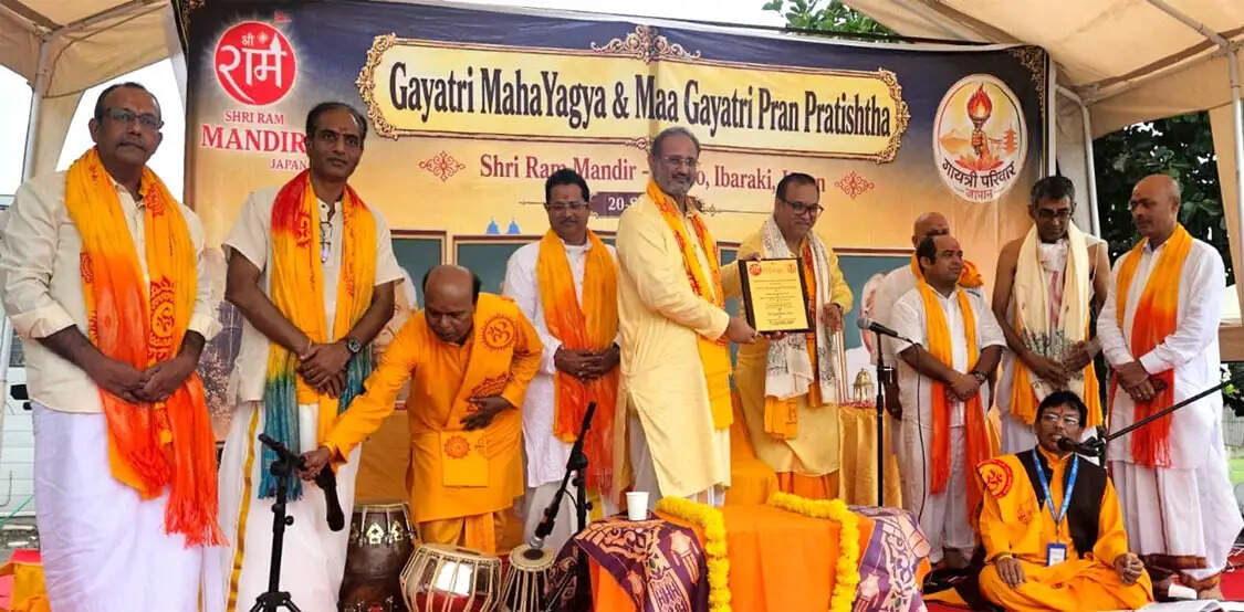 जन्मशताब्दी का संदेश लेकर जापान पहुंचे डॉ. चिन्मय