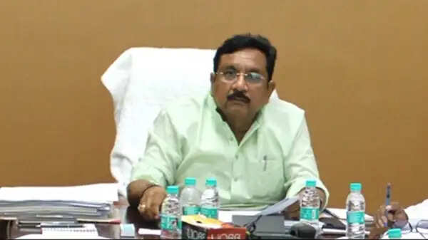 जनजातीय परिवारों की नई पीढ़ी की शिक्षा के लिए संकल्पित सरकार : मंत्री डॉ. शाह