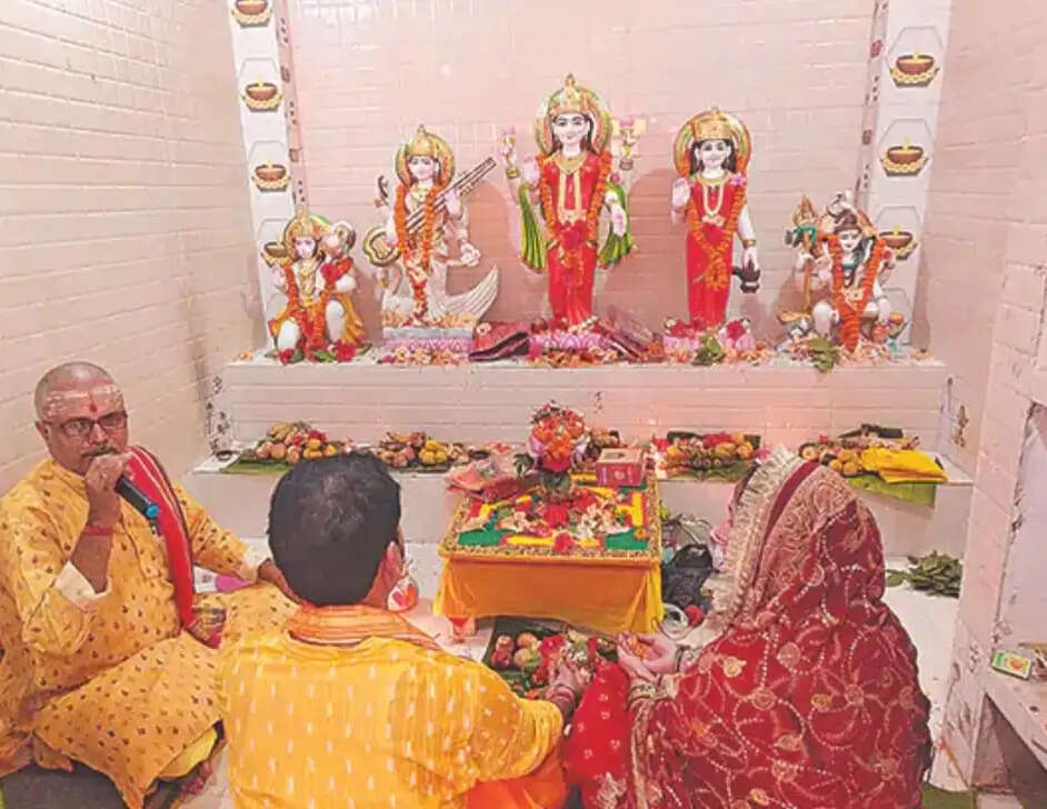 मां लक्ष्मी मंदिर में पांच देवी देवताओं के प्रतिमा का हुआ प्राण प्रतिष्ठा