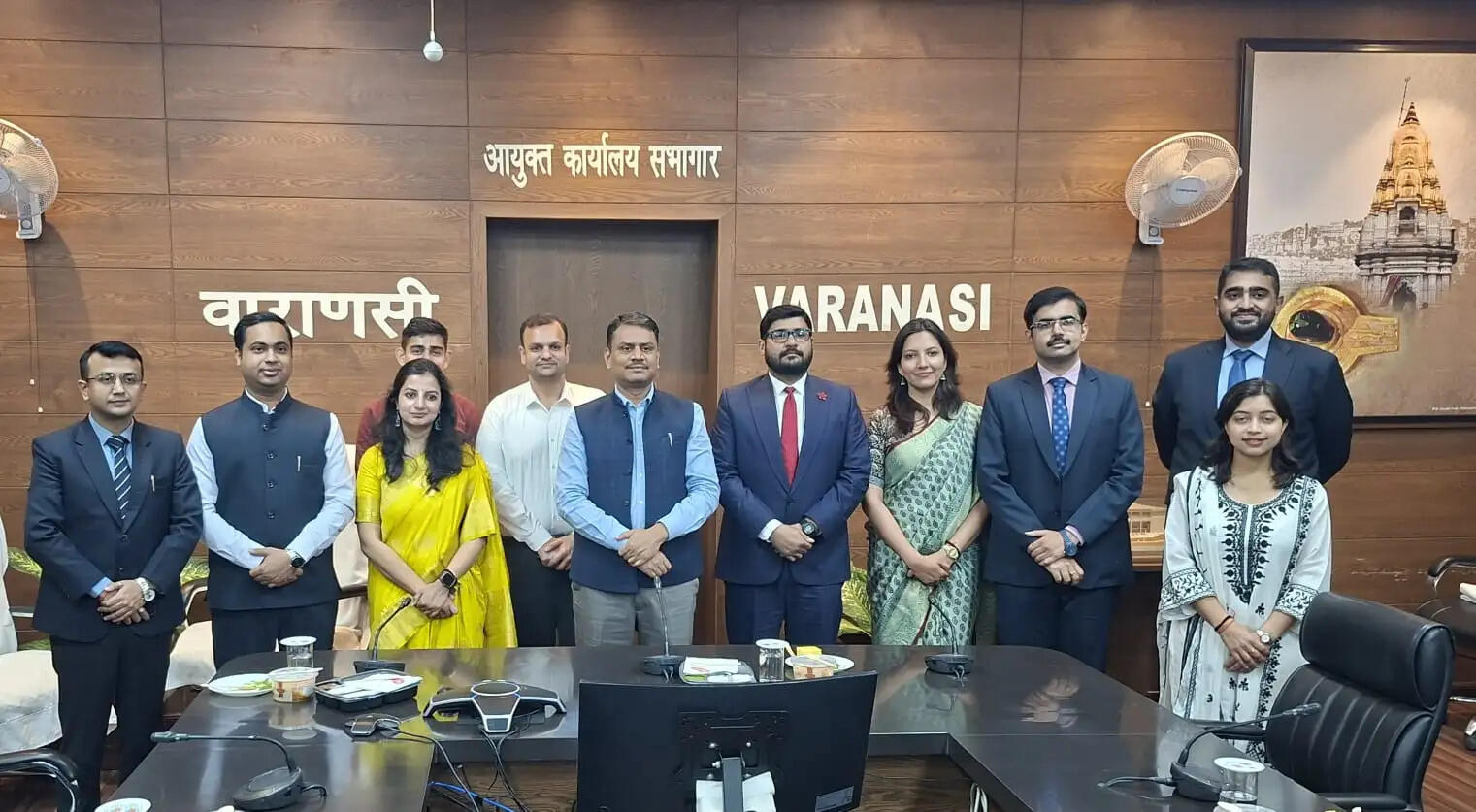 वाराणसी मंडलायुक्त ने आईआरटीएस ट्रेनी अफसरों से किया संवाद,नवाचार अपनाने पर जोर