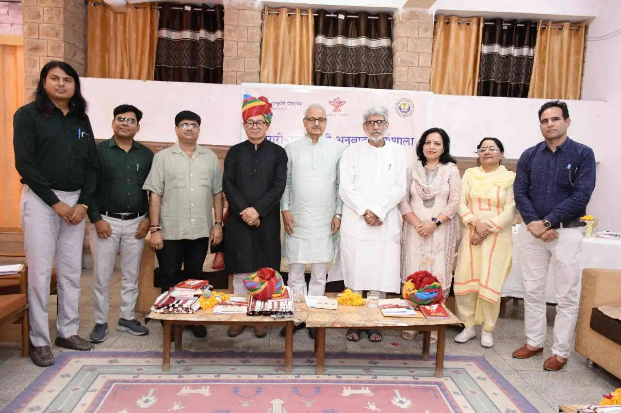 ज्ञात का कथन करना ही अनुवाद: प्रो. चारण