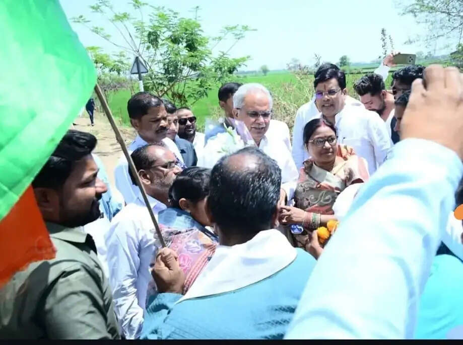 भाजपा कार्यकर्ताओं ने थामा कांग्रेस का दामन