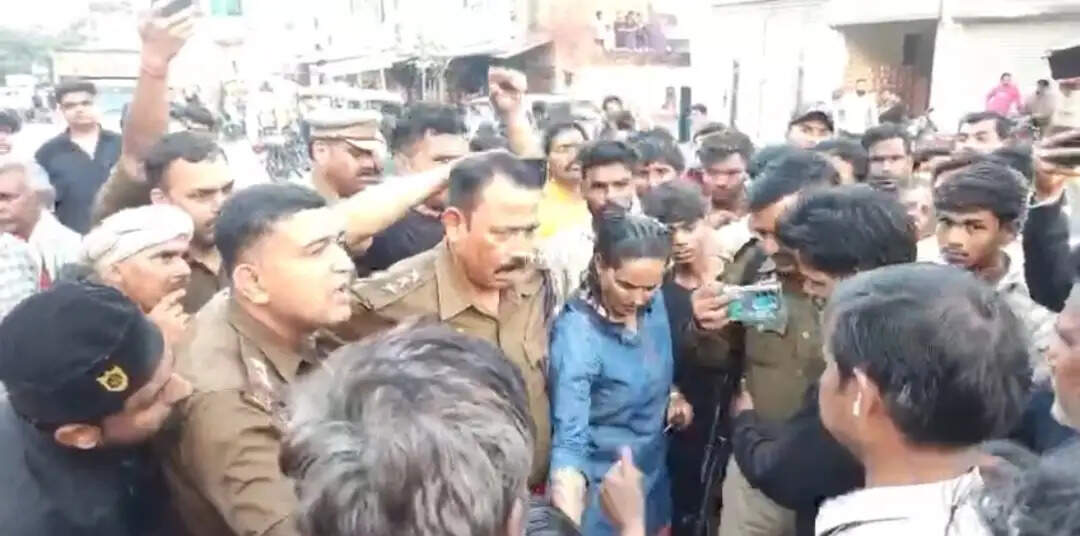 ट्रैक्टर से दबकर चालक की मौत, अवैध खनन माफियाओं पर हत्या का आरोप