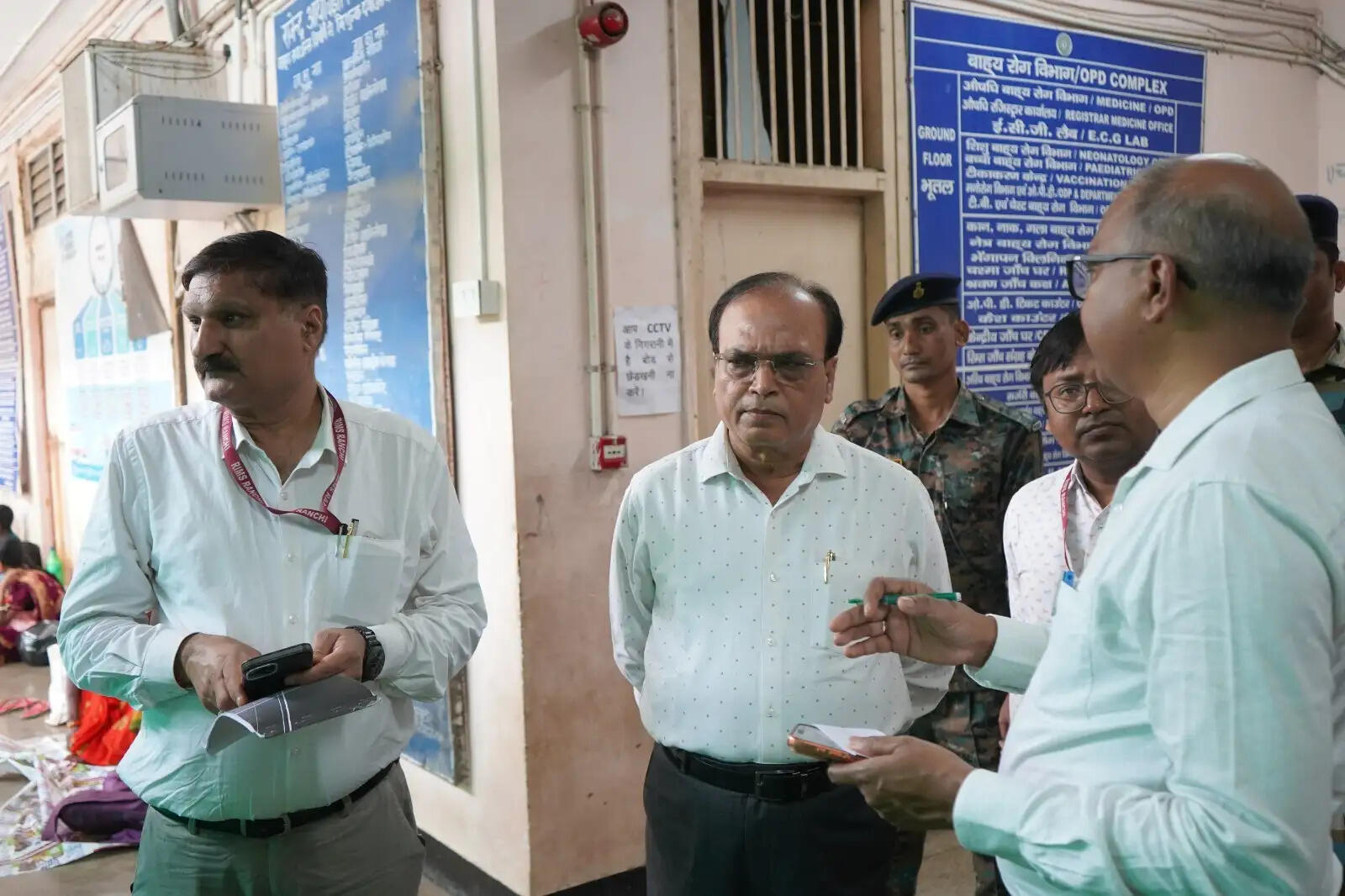 रिम्स निदेशक ने अस्पताल का निरीक्षण कर मरीजों की सुविधा बढ़ाने का दिया निर्देश