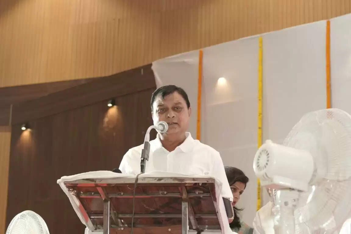 कोरबा : कैबिनेट मंत्री श्री देवांगन के सानिध्य में सामूहिक योग कार्यक्रम हुआ आयोजित, स्वस्थ जीवनशैली का दिया संदेश