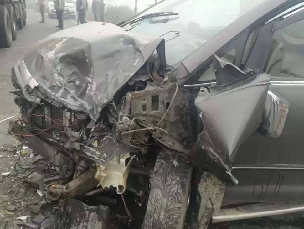 बाराबंकी में वाहनों की टक्कर में एक की मौत,आठ घायल