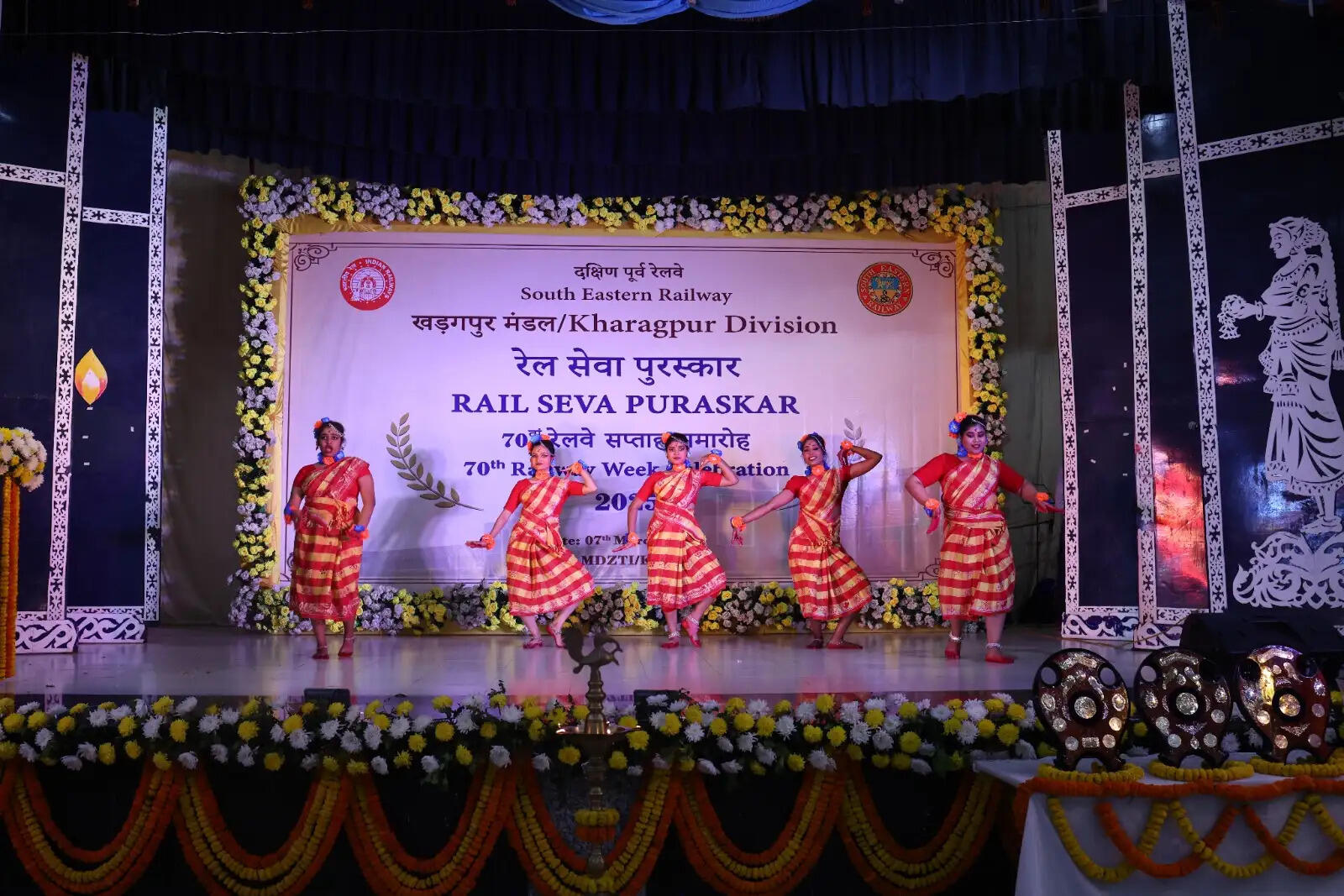 खड़गपुर मंडल में 70वां रेल सेवा पुरस्कार समारोह आयोजित