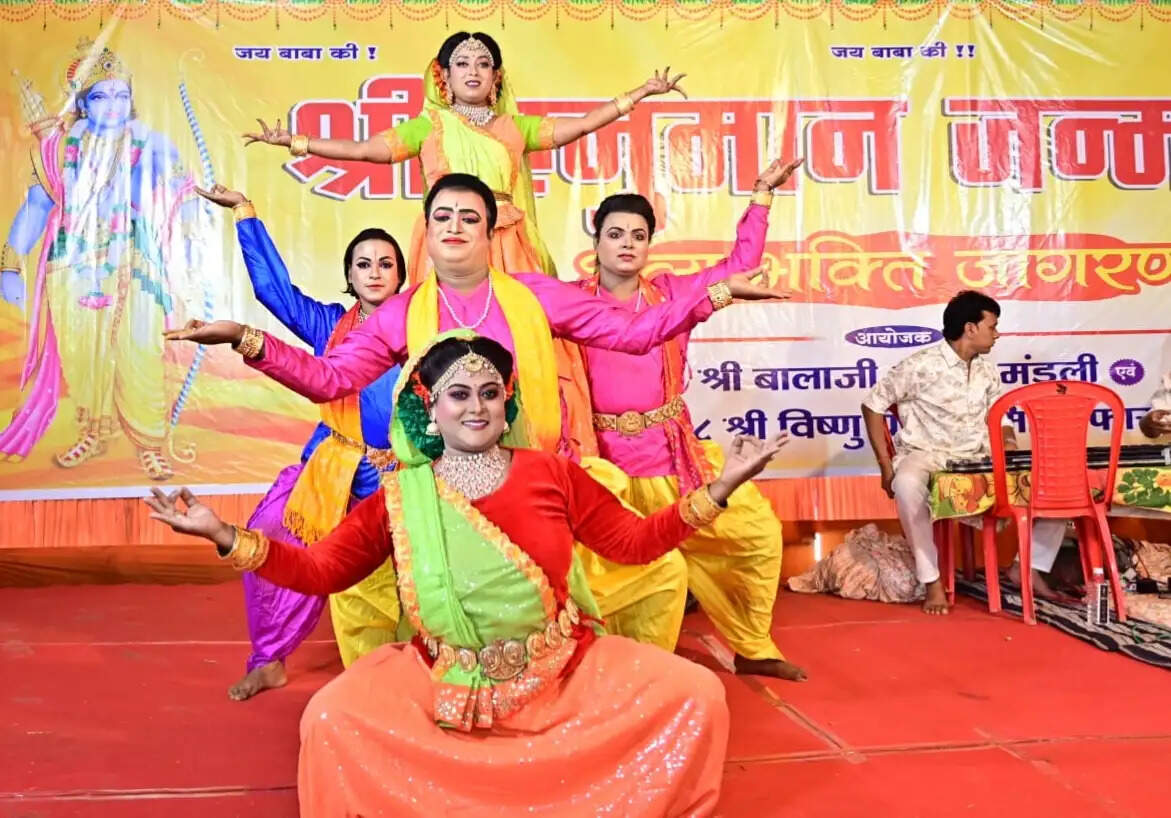 हनुमान जन्मोत्सव पर जगन्नाथपुरी के तर्ज पर सजा दरबार,भजन कार्यक्रम आयोजित