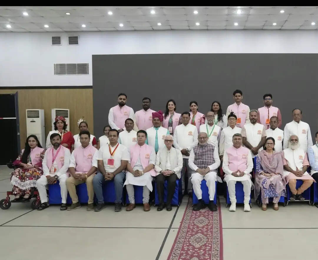 नर सेवा ही नारायण सेवा, सेवा से होता है राष्ट्र निर्माणः उपराष्ट्रपति