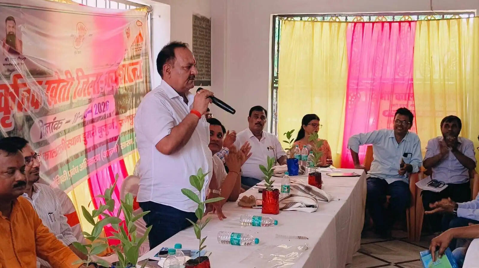सोनपुर में प्राकृतिक खेती पर आयोजित कार्यशाला में विधायक ने किया किसानों से संवाद