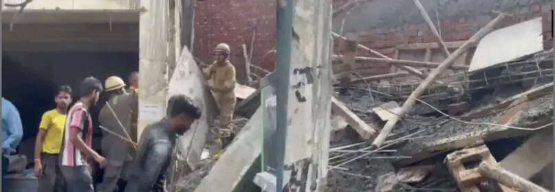 निर्माणाधीन मार्केट का लेंटर गिरा, महिला समेत तीन घायल