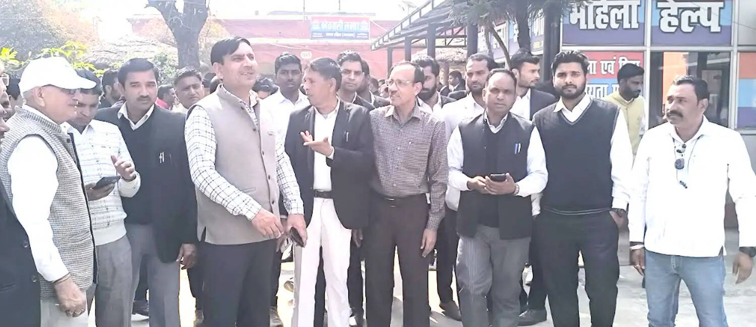 लक्सर बार एसोसिएशन ने बहिष्कार स्थगित कर प्रशासन को दी 15 दिन की माेहलत