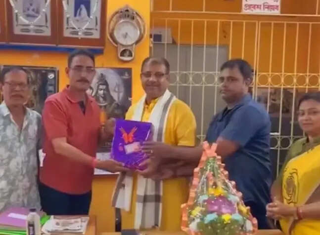 विधायक कृष्णेंदु मुखर्जी के जन्मदिन पर सेवा और सामाजिक कार्यों का आयोजन