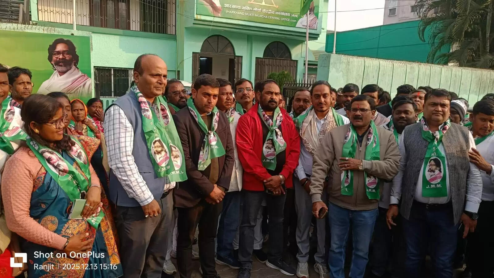 आम आदमी पार्टी के सैकडों लोगों ने झामुमो का दामन थांमा