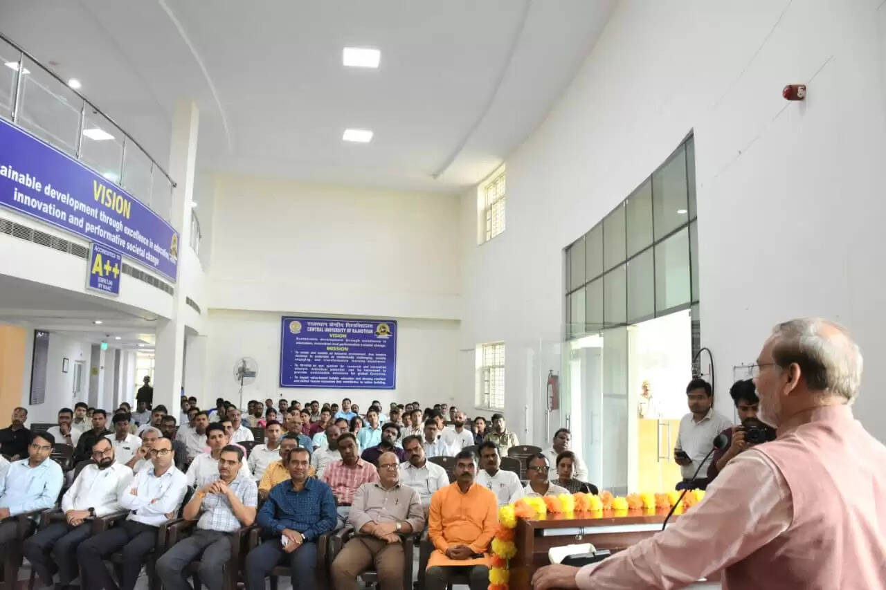 महात्मा गांधी और लाल बहादुर शास्त्री की जयंती मनाई