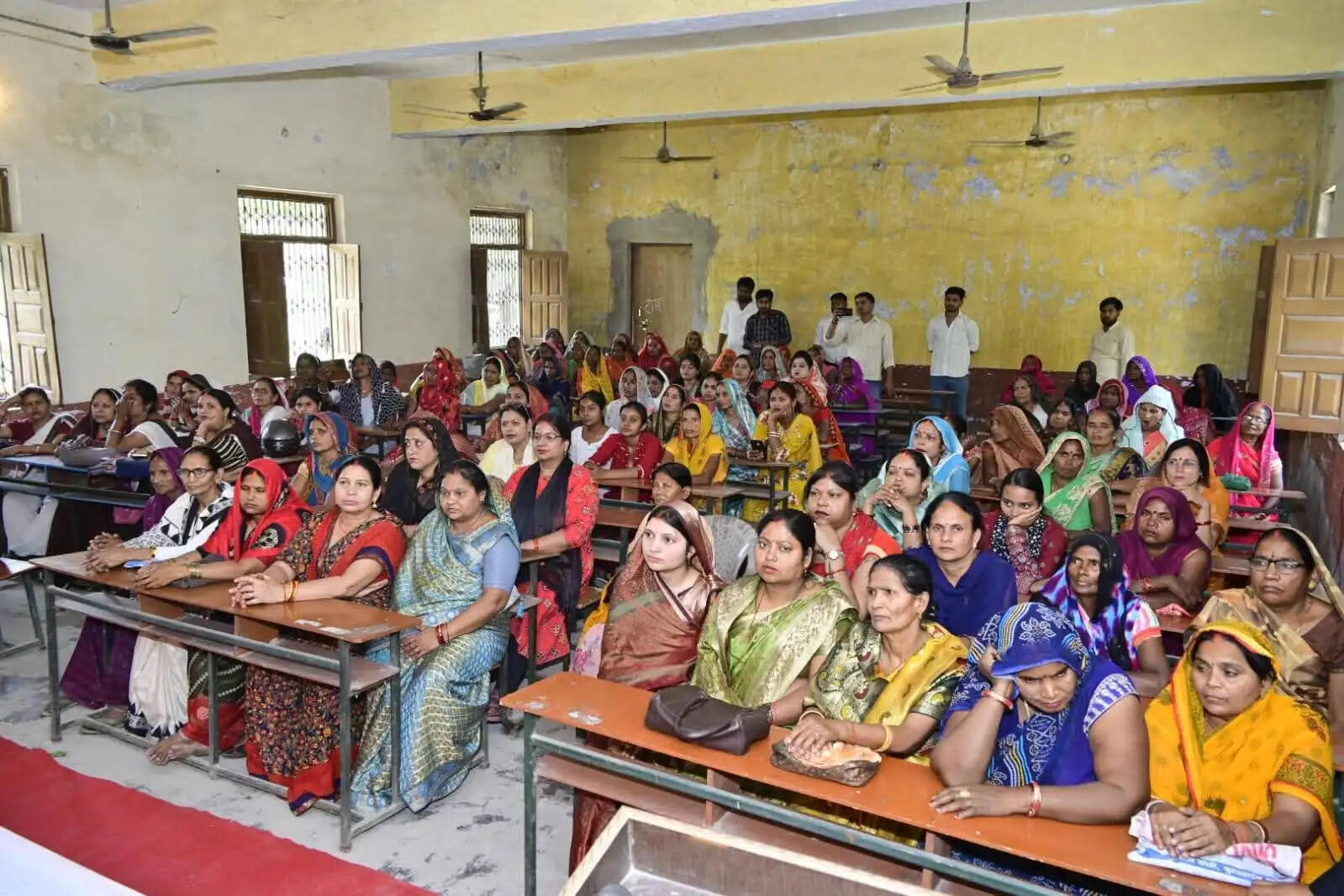 भाजपा ने निकाली महिला जन आक्रोश रैली, विपक्ष का किया पुतला दहन