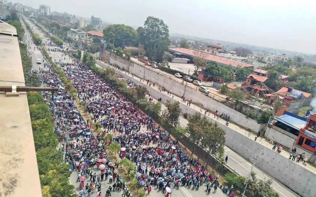 शिक्षकों ने नेपाल सरकार का आग्रह ठुकराया, आंदोलन 15वें दिन भी जारी