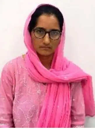 ईओ—आरओ भर्ती परीक्षा में ब्लूटूथ से नकल करने वाली पांच हजार की इनामी कोमल गिरफ्तार