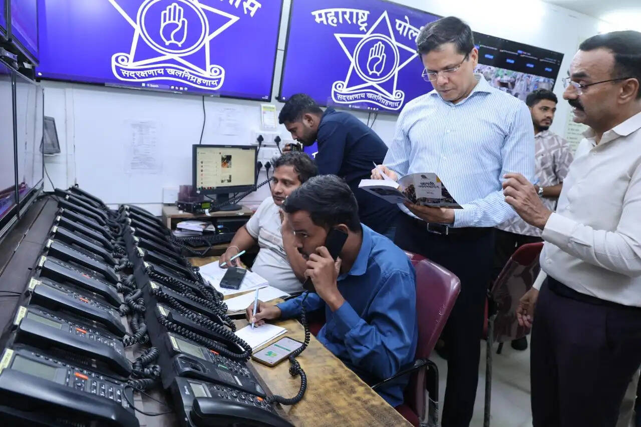 बरसात में टीएमसी की गढ्ढे भराव व वृक्षों की छंटाई मुहिम