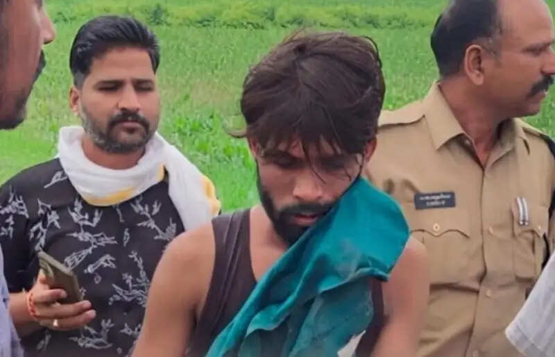 शिवपुरीः पेशाब के बहाने गाड़ी रुकवाकर पुलिस हिरासत से फरार हुए 3 आरोपी, दो पकड़ाए
